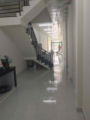 🏡Nhà cho thuê.măt tien quoc lo 50. 👉 Cách bến xe 🚃🚃Q8 700m 👉 Thuận t