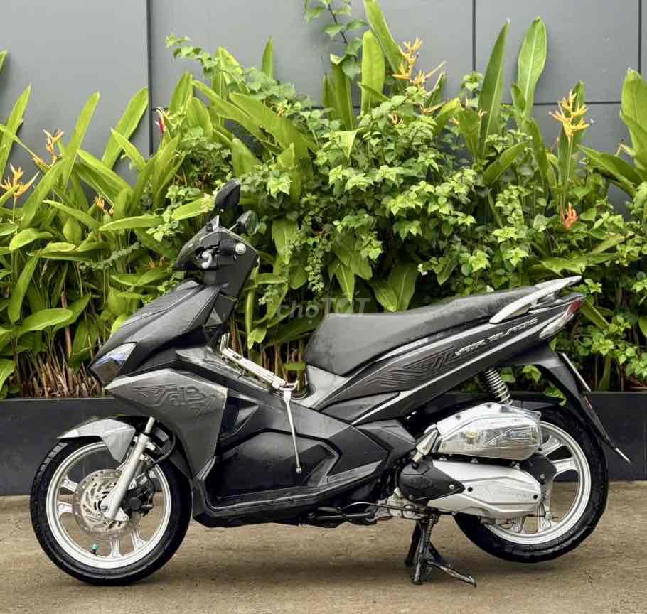 Honda Air Blade 2018 с номерами 59 и умным ключом