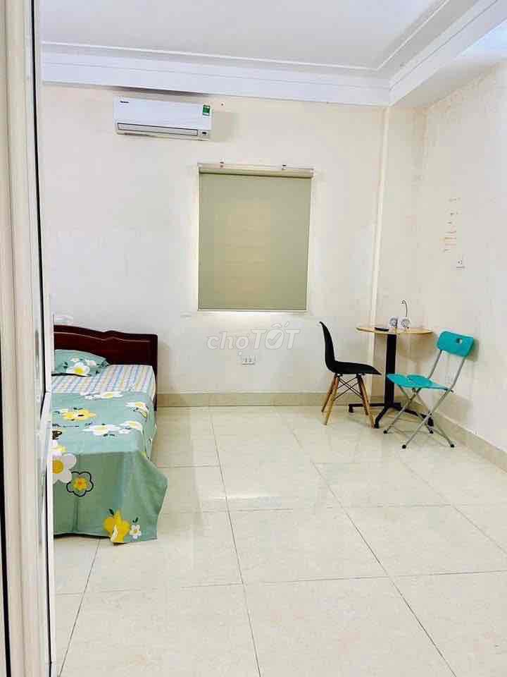 Сдается в аренду обслуживаемая квартира по адресу: переулок 28E, 32 га, Yen Quyen, закрытая комната 25 м2.
