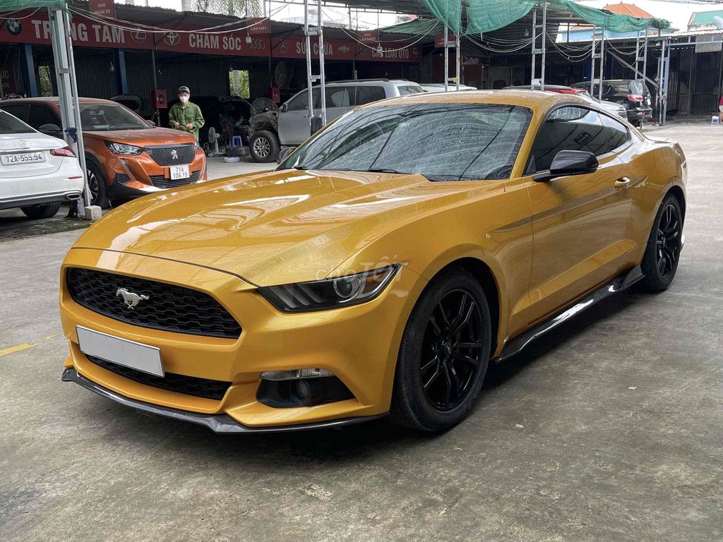 Ford Mustang Cũ 2.3L AT 2014 - 80000 km ốp Carbon. Mua bán Ô tô tại Quận Gò Vấp Tp Hồ Chí Minh được đăng bởi Ô Tô Cũ hình 1