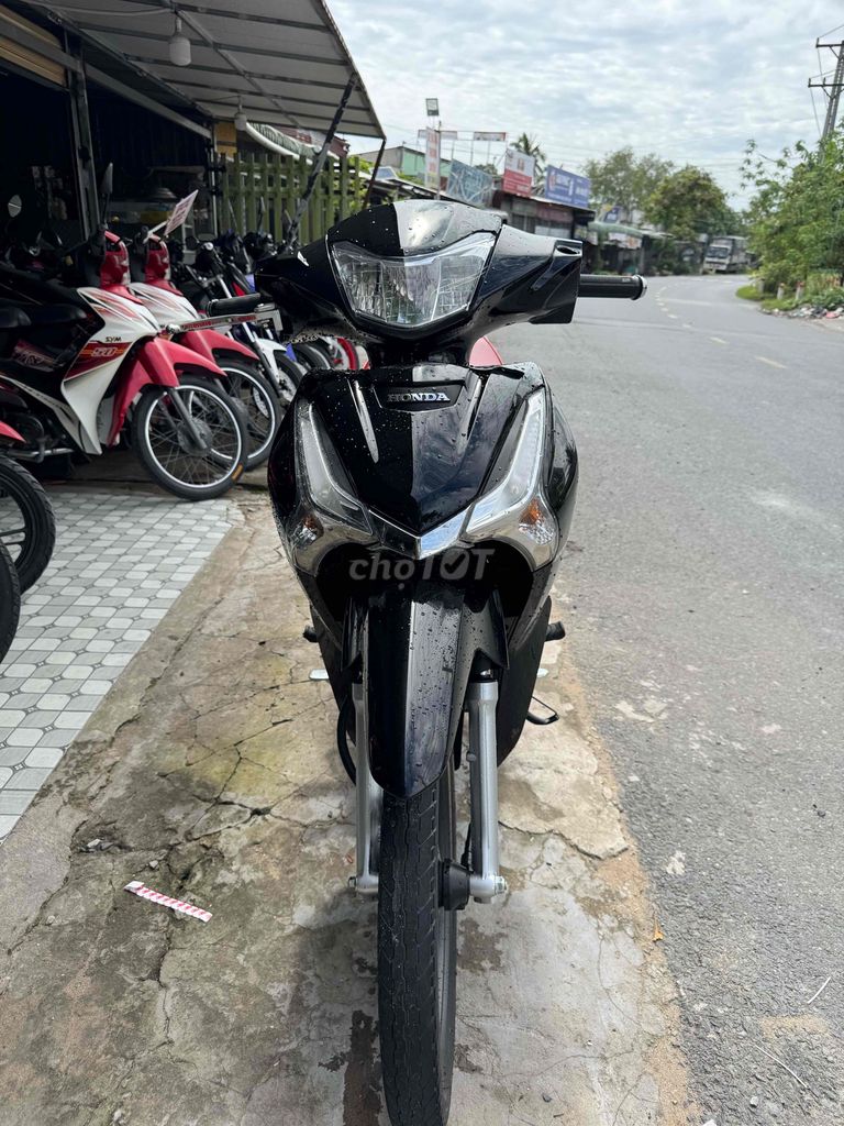 up way i 125 . xe đẹp may móc êm .cos sip cho ae. Mua bán Xe máy tại Huyện Phong Điền Cần Thơ được đăng bởi Thanh Dang Hoang hình 2