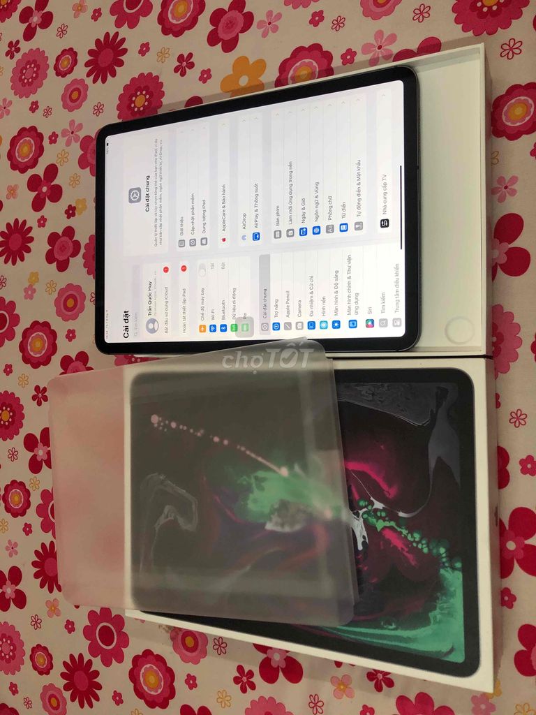 ipad pro 11 2018 256gb có box, máy đẹp 99%, pin 89