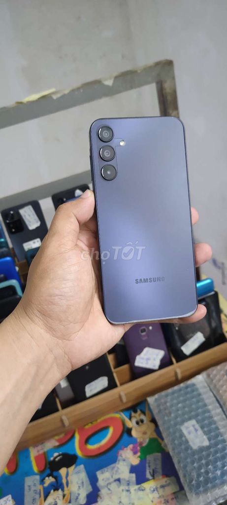 Samsung A15 5G, ram 8gb, 128gb. Mua bán Điện thoại tại Quận Gò Vấp Tp Hồ Chí Minh được đăng bởi A LONG   nhận thanh toán THẺ TÍN DỤNG hình 1
