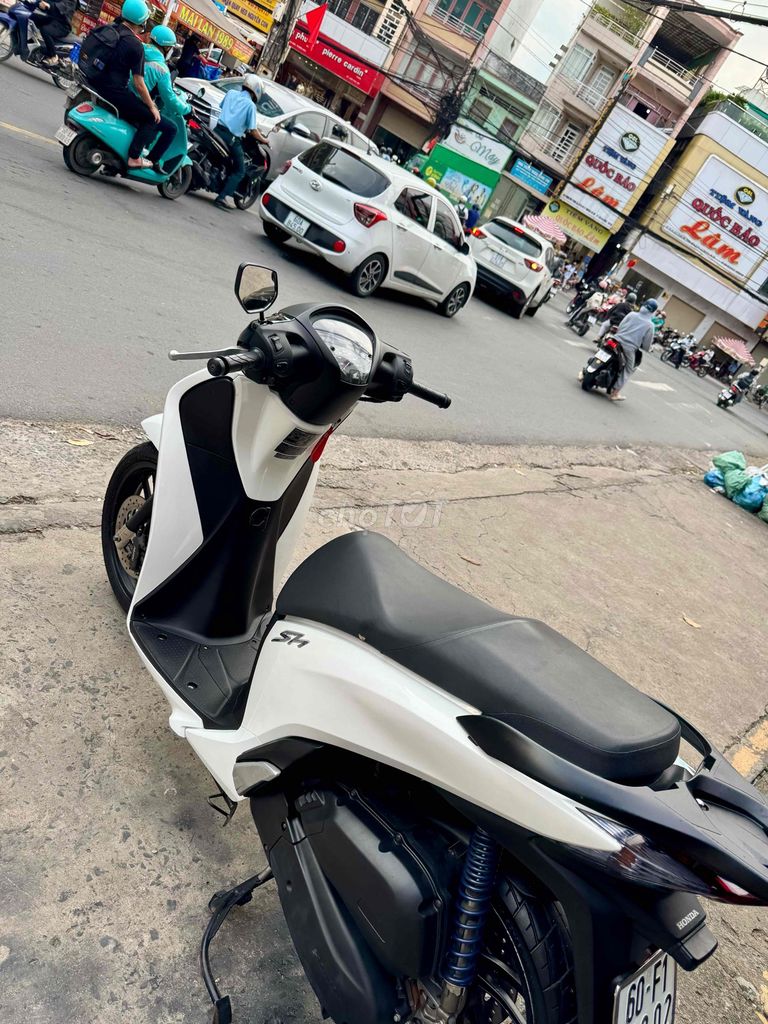 🟢🟢 SH 125 trắng đen 2015 xe đẹp chính  chủ có góp. Mua bán Xe máy tại Thành phố Biên Hòa Đồng Nai được đăng bởi XE MÁY CŨ THÀNH MỸ  hình 5