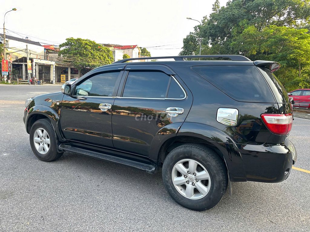 Toyota Fortuner 2.7V 4x4AT cuối 2011 tự động 2 cầu. Mua bán Ô tô tại Huyện Sóc Sơn Hà Nội được đăng bởi Salon Auto Đào Hằng hình 3