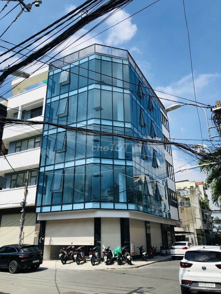 Kẹt tiền bán gấp, nhà mới cứng ngang 6m,Nguyễn Văn Thương, giá 10.7 tỷ