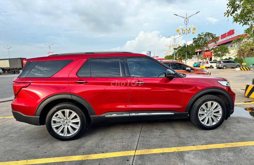 Ford Explorer 2025 -Odo 21.000km - XHĐ. Mua bán Ô tô tại Quận 12 Tp Hồ Chí Minh được đăng bởi Hoàng Ford SG hình 5