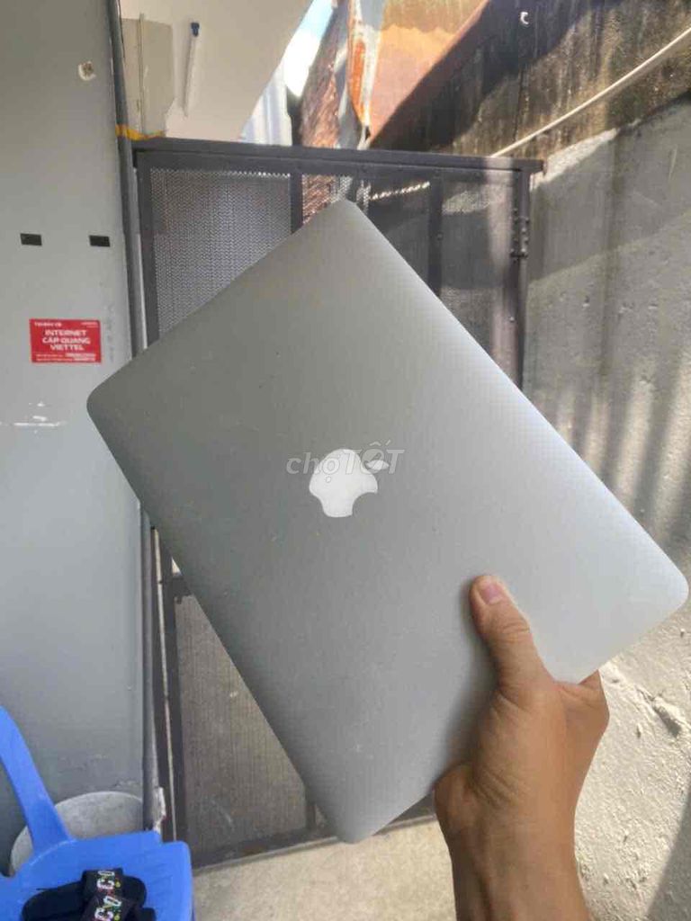 Apple Macbook Pro 2015 128GB. Mua bán Laptop tại Quận 7 Tp Hồ Chí Minh được đăng bởi Em Như  hình 1