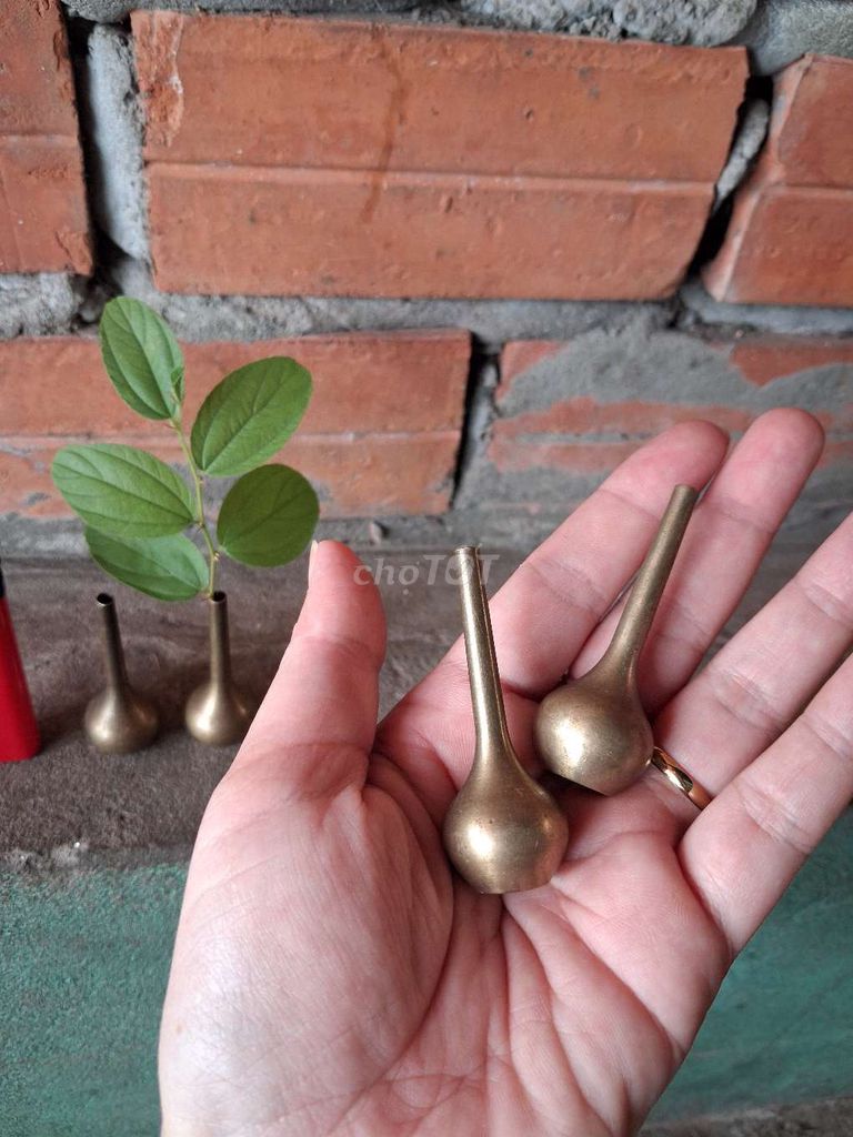 4 Bình mini Đồng Vàng. Mua bán Đồ sưu tầm, đồ cổ tại Thành phố Long Xuyên An Giang được đăng bởi THẢO LX hình 1