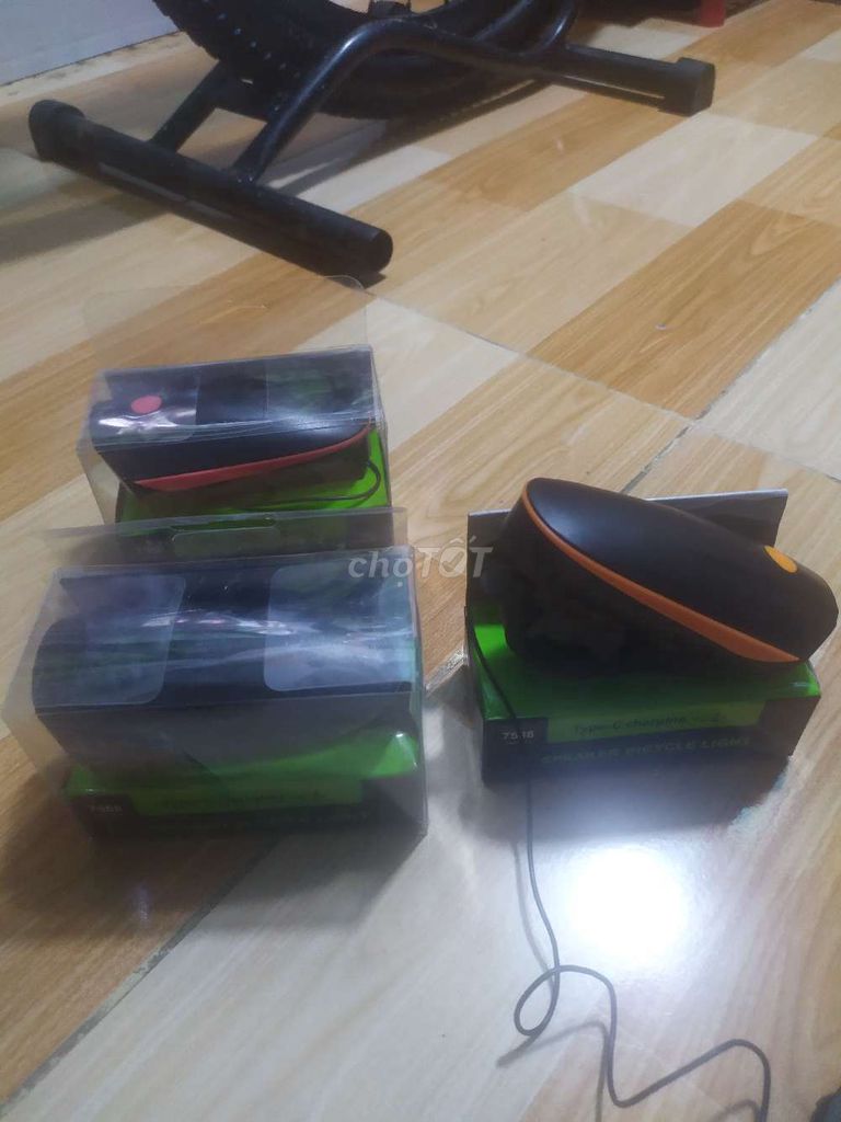 Đèn còi xe đạp 3 màu Đen, Cảm và đỏ. Mua bán Phụ tùng xe tại Quận 7 Tp Hồ Chí Minh được đăng bởi 12Bike hình 5