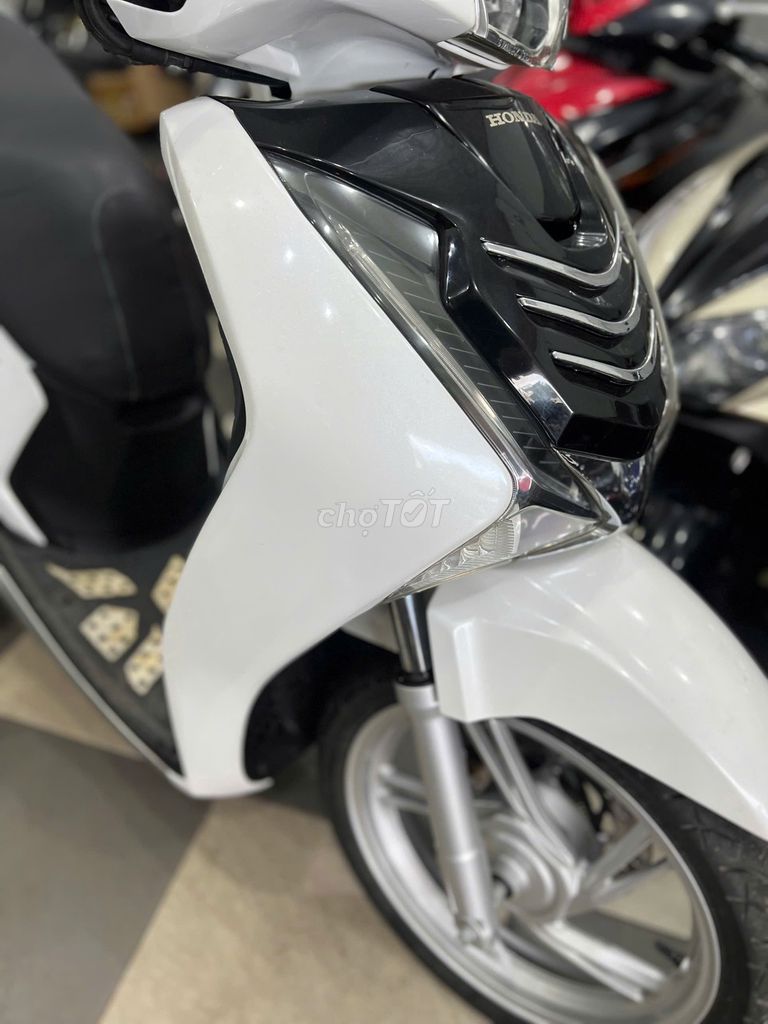 Honda SHVN 125 ABS 2019 Trắng. Mua bán Xe máy tại Huyện Trảng Bom Đồng Nai được đăng bởi phương hình 8