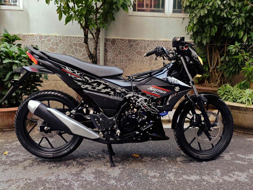 Suzuki Satria 150 FI Xe mới -Xe Hải quan lướt. Mua bán Xe máy tại Quận Cầu Giấy Hà Nội được đăng bởi Tong motor xe may hình 8