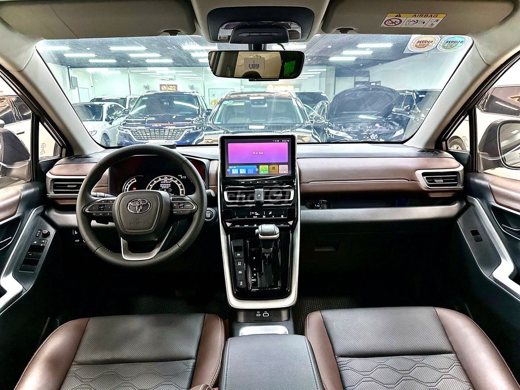 Toyota Innova Cross Model 2025  - 18000 km. Mua bán Ô tô tại Quận 12 Tp Hồ Chí Minh được đăng bởi Kim Ngân Xe Lướt hình 9
