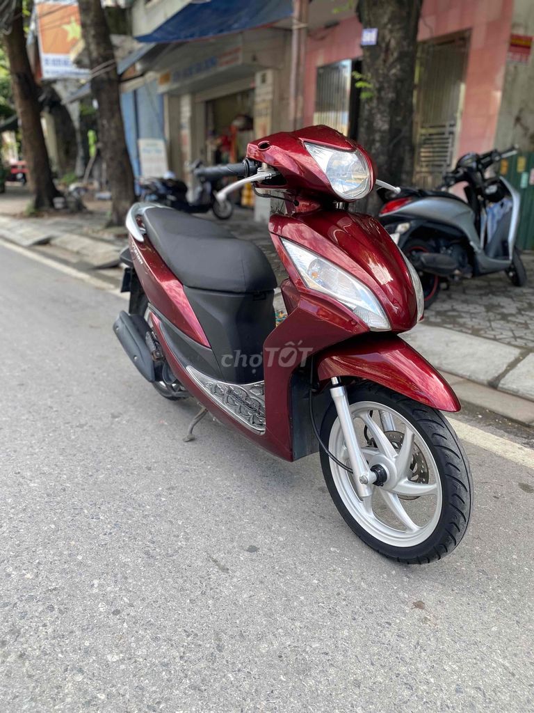 Honda Vision, красный