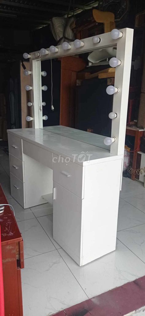 Cần bán gấp bàn trang điểm đẹp gỗ MDF