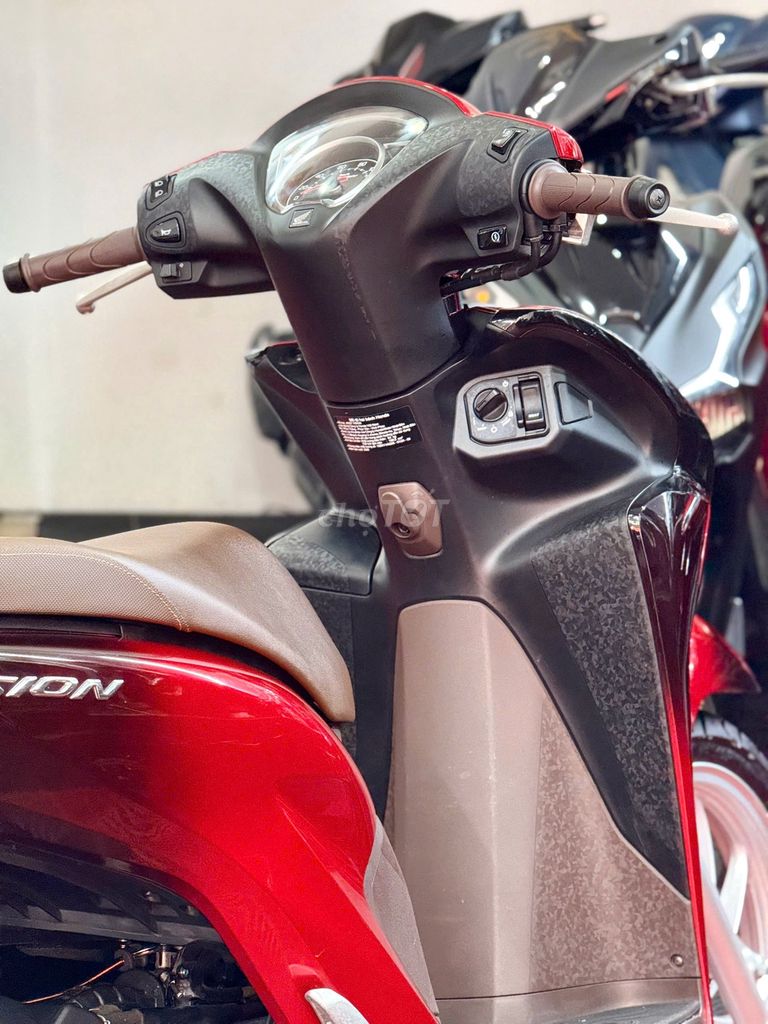 💥Honda Vision 2025 2000km Smarkey Airbush BSTP9chủ. Mua bán Xe máy tại Thành phố Thủ Đức Tp Hồ Chí Minh được đăng bởi XE MÁY THỦ ĐỨC hình 14