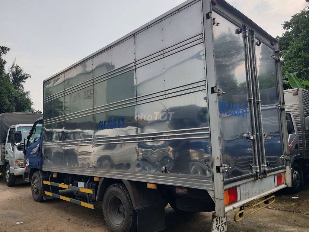 Bán gấp Hyundai 1.6 tấn đời 2014 thùng kín 4m4. Mua bán Xe tải, xe ben tại Thành phố Thuận An Bình Dương được đăng bởi Hồ Xe Tải hình 8
