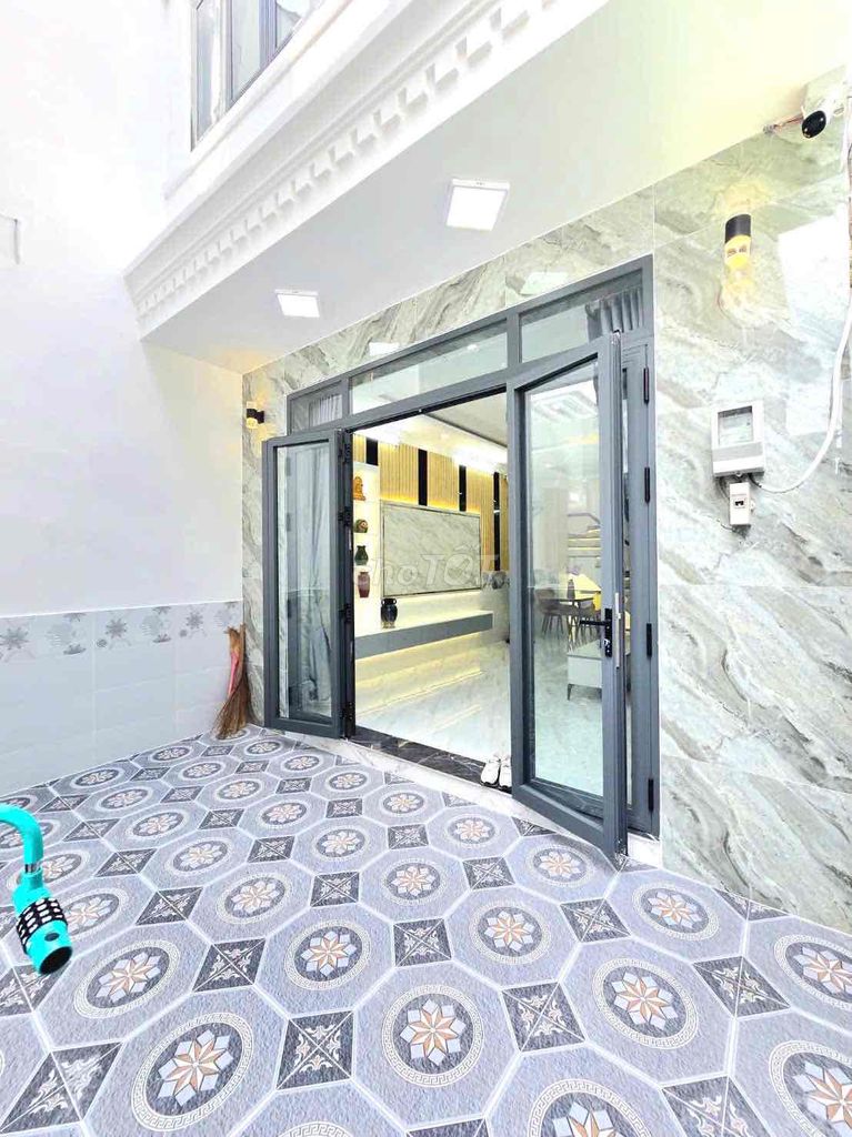 🔥 🔥 🔥nhà bán 2 lầu, 1 TỶ 700,kế Q7 gần cầu Phú Xuân Huỳnh Tấn Phát 🔥 🔥