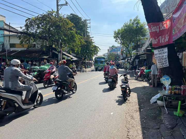 Cho thuê 15 triêu, Mặt tiền tân Trang ,phường 9 ,Quân tân binh (11×6)