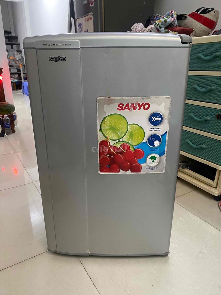 tủ lạnh mini sanyo 90L zin còn tốt bán bh6t uy tín