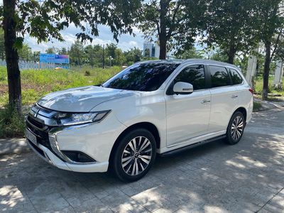 Mitsubishi Outlander 2024 2.0 CVT - 13300 km. Mua bán Ô tô tại Thành phố Quảng Ngãi Quảng Ngãi được đăng bởi Du Gia