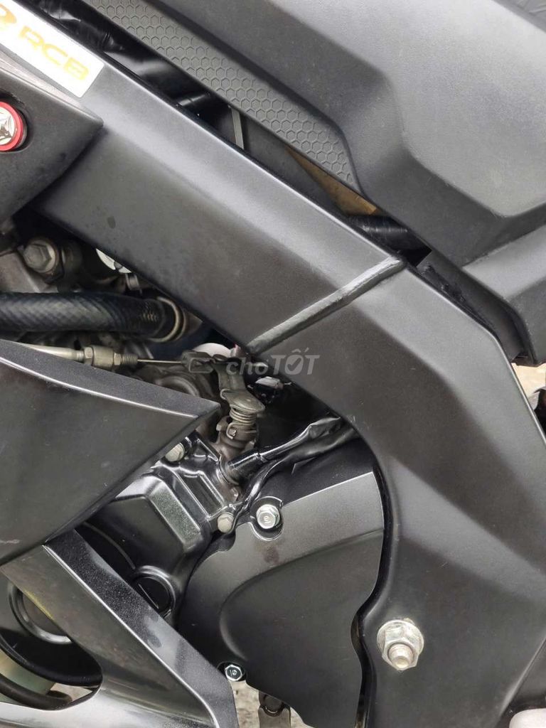 R15 máy zin mới keng lướt 15k. Mua bán Xe máy tại Thành phố Cao Lãnh Đồng Tháp được đăng bởi Vinh Quang  hình 8