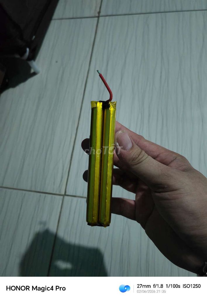 Pin sạc dự phòng 20000mAh Vàng. Mua bán Phụ kiện (Màn hình, Chuột...) tại Huyện Tiên Du Bắc Ninh được đăng bởi Phong hình 1