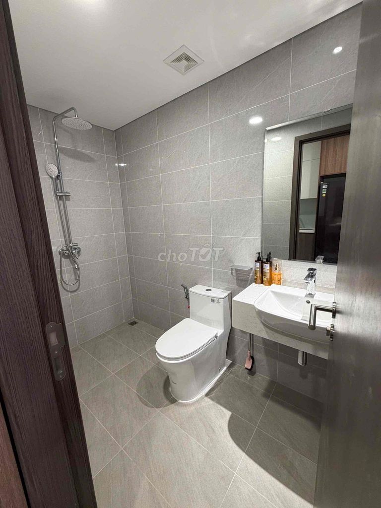City-view 2-bedroom apartment at FPT Plaza 3 — photo 8