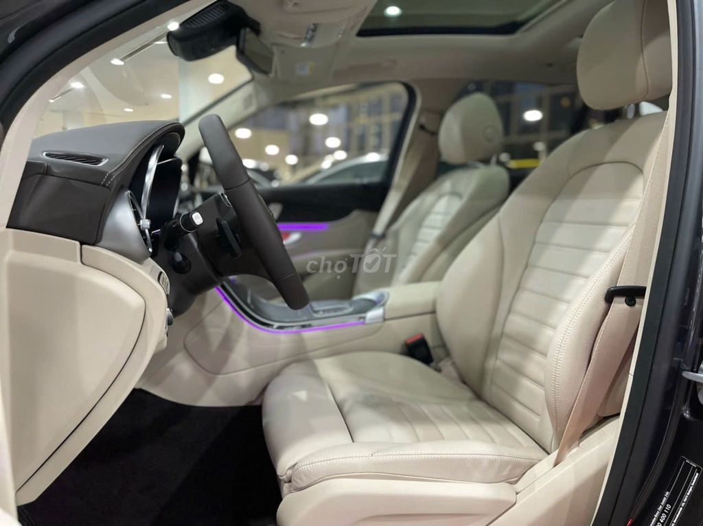 Mercedes GLC300 AMG 4MATIC 2022 Xám. Mua bán Ô tô tại Quận 7 Tp Hồ Chí Minh được đăng bởi JENNIE hình 6
