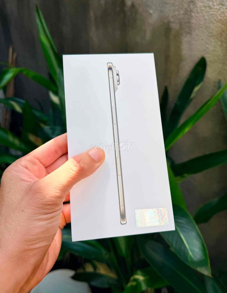 Apple iPhone 17 Air 256GB Gold new vn. Mua bán Điện thoại tại Thành phố Buôn Ma Thuột Đắk Lắk được đăng bởi Hoàng hình 1