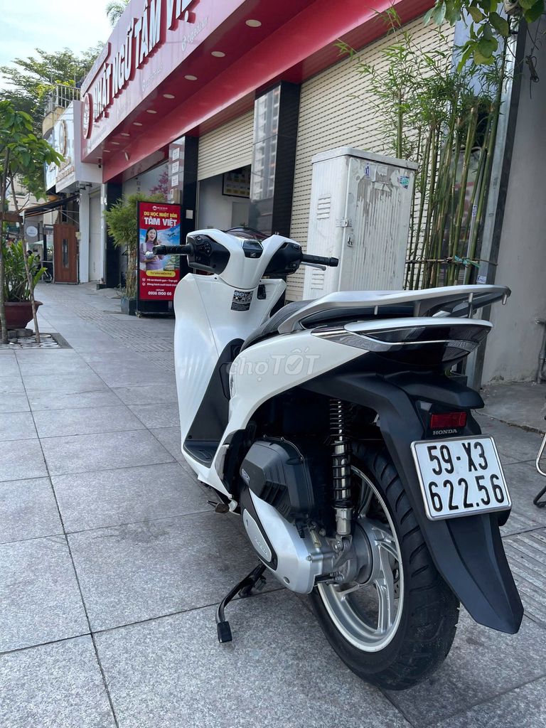 Honda SH 150 ABS 2020 Trắng. Mua bán Xe máy tại Quận Gò Vấp Tp Hồ Chí Minh được đăng bởi VÕ MINH HẬU hình 12
