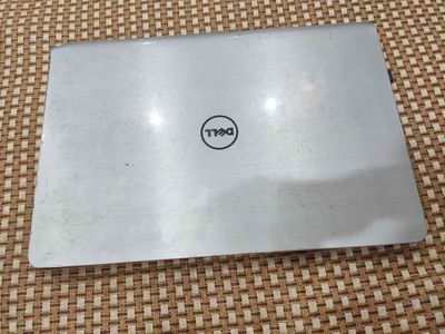 Thanh lý laptop Dell Inspiron I5 8GB 256 GB 15.6"