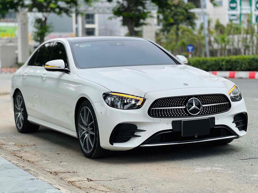 Mercedes E300 AMG 2021 Trắng/Đen 57.000 km. Mua bán Ô tô tại Quận 7 Tp Hồ Chí Minh được đăng bởi Hoàng Thọ hình 3