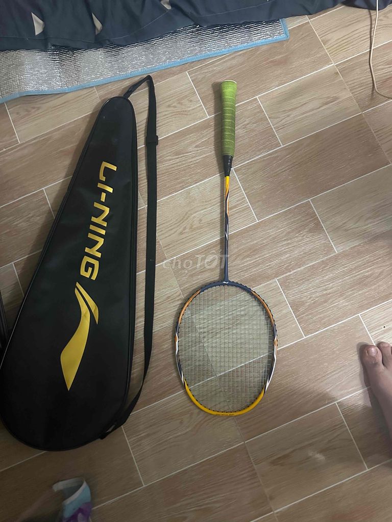 Vợt cầu lông Li-Ning Vàng, đen