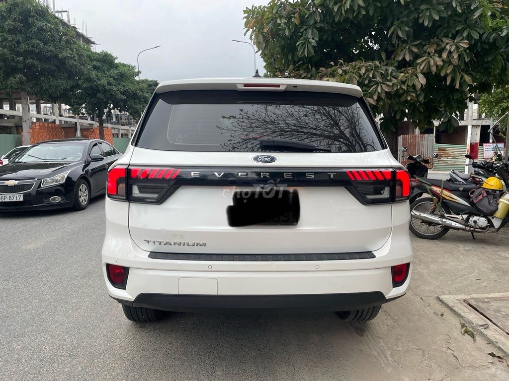 Xe gia đình chính chủ. Bảo hành chính hãng. Mua bán Ô tô tại Thành phố Thủ Dầu Một Bình Dương được đăng bởi Trưởng Thôn hình 1