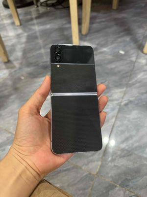 Samsung Z Flip4 128GB Đen, Full chức năng. Mua bán Điện thoại tại Quận 4 Tp Hồ Chí Minh được đăng bởi Phan Pha
