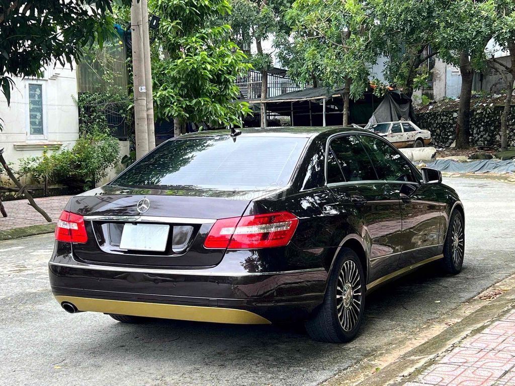 Mercedes Benz E Class 2010 E250 - 130000 km. Mua bán Ô tô tại Thành phố Thuận An Bình Dương được đăng bởi Trần Trung Hiếu hình 3