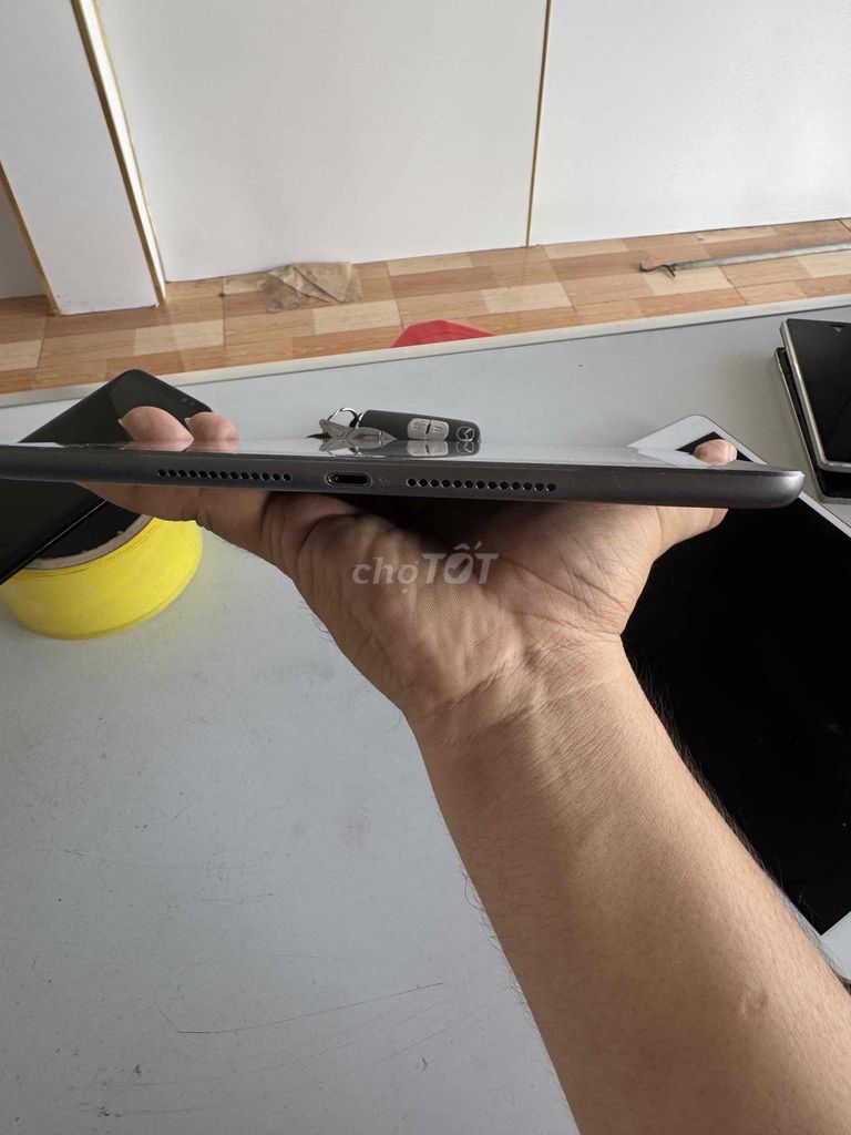Apple  ipad gen 7 màu đen 97 %. Mua bán Máy tính bảng tại Huyện Đức Trọng Lâm Đồng được đăng bởi Phúc hình 7