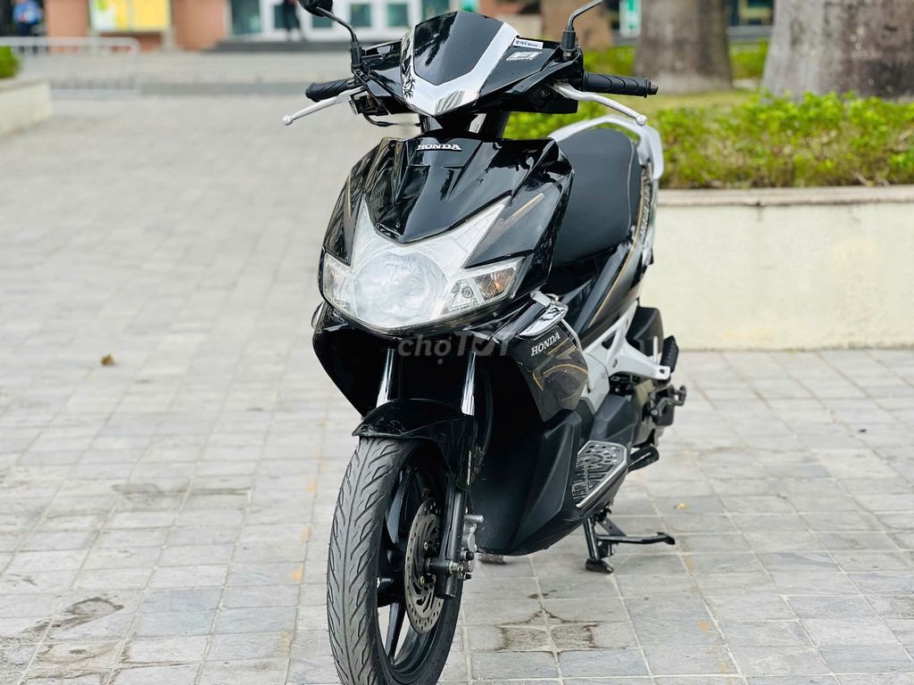 HONDA AIRBLADE 110FI ĐEN BIỂN 29 NGUYÊN BẢN