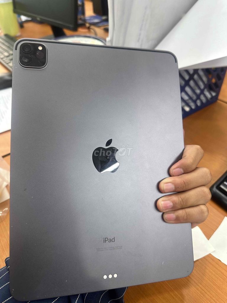 Apple iPad Pro 11 inch 2020 128GB Nứt kính. Mua bán Máy tính bảng tại Quận 3 Tp Hồ Chí Minh được đăng bởi Cường Lê Huy hình 1