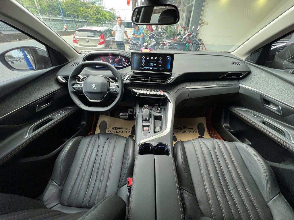Peugeot 3008 Premium 2024 - 9386km. Mua bán Ô tô tại Quận 3 Tp Hồ Chí Minh được đăng bởi VÕ NGỌC HOÀNG hình 4