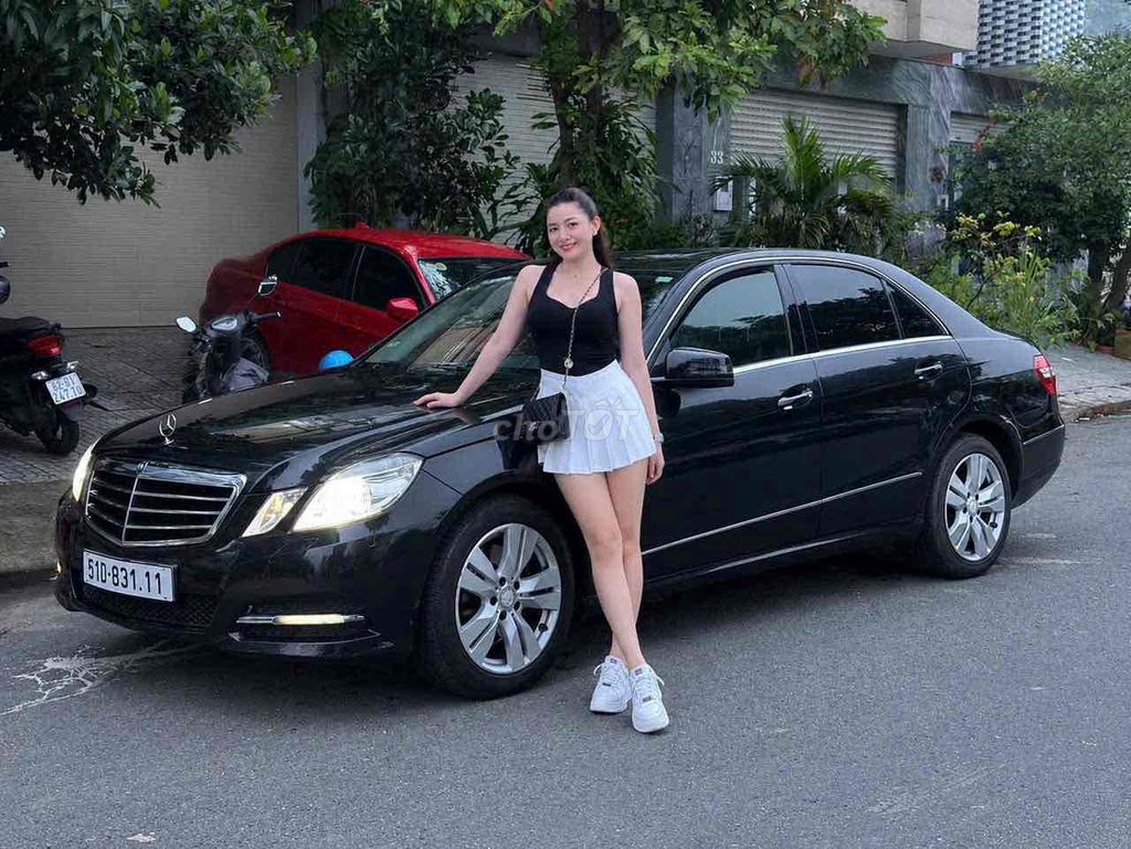 Mercedes-Benz E250 2011 Черный Автомат 7-ступенчатая