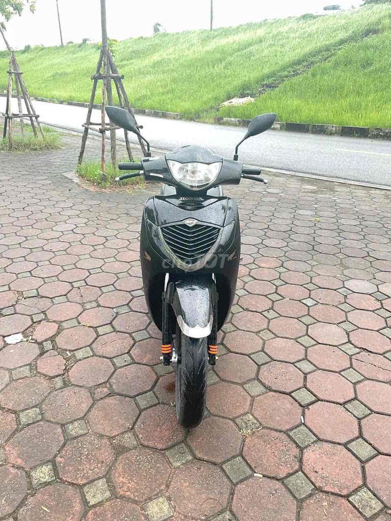 nhà dư dùng e cần bán ạ. Mua bán Xe máy tại Quận Long Biên Hà Nội được đăng bởi Bui Anh Quan hình 1