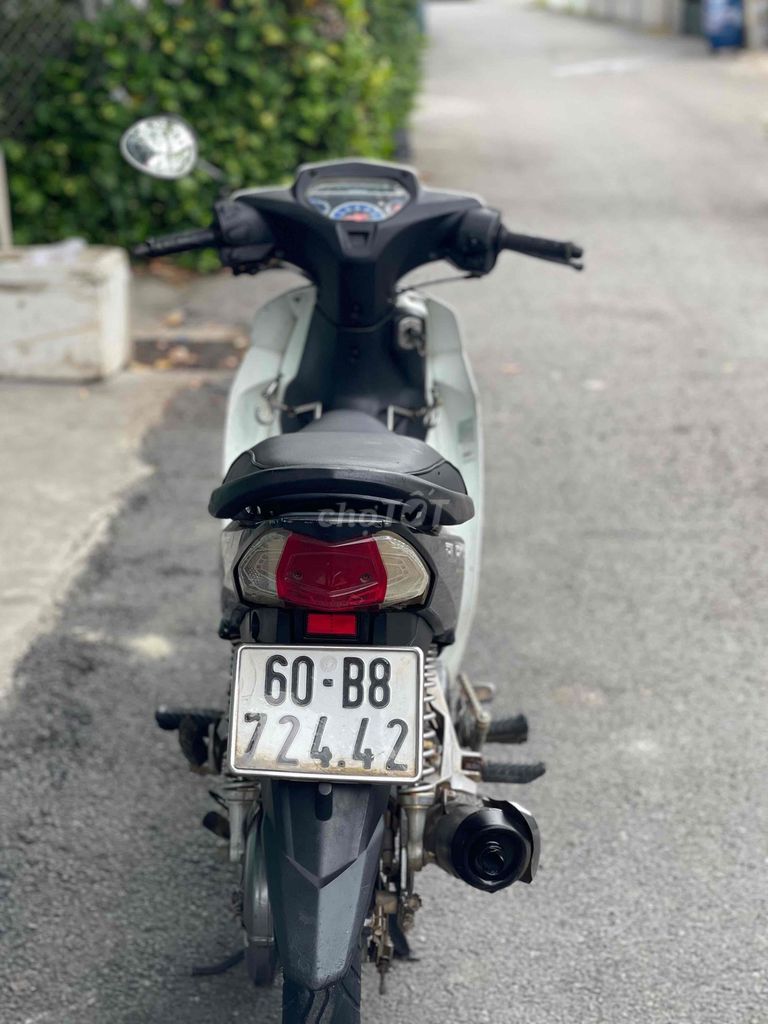 Белый номерной знак Honda Wave Blade 60 бронзовый