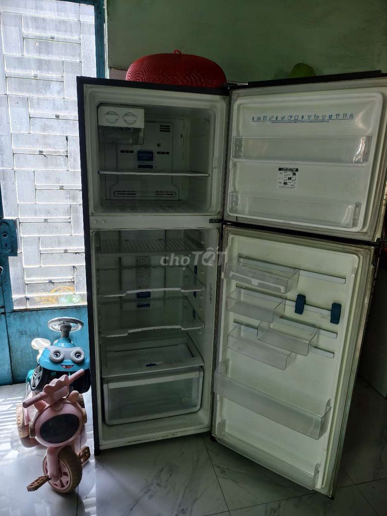 Tủ lạnh Electrolux ETB3200MG Inverter Xám. Mua bán Tủ lạnh tại Huyện Trảng Bom Đồng Nai được đăng bởi Cường Nguyễn hình 1