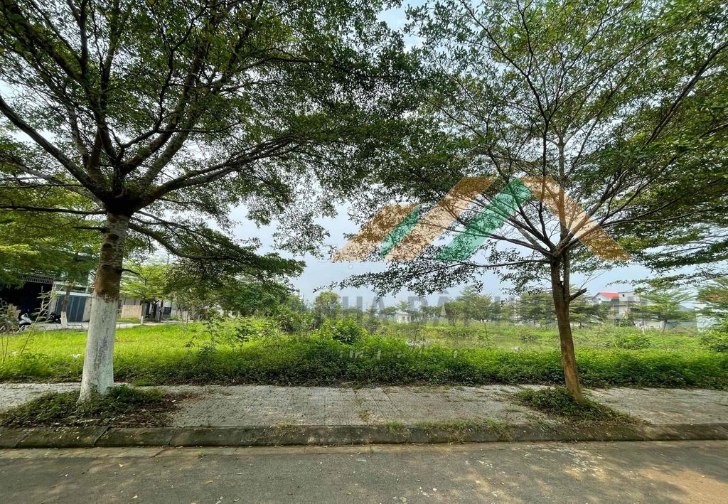 126m2 Kqh Hương An Ân Nam View công viên, sạch sẽ, thoáng đảng