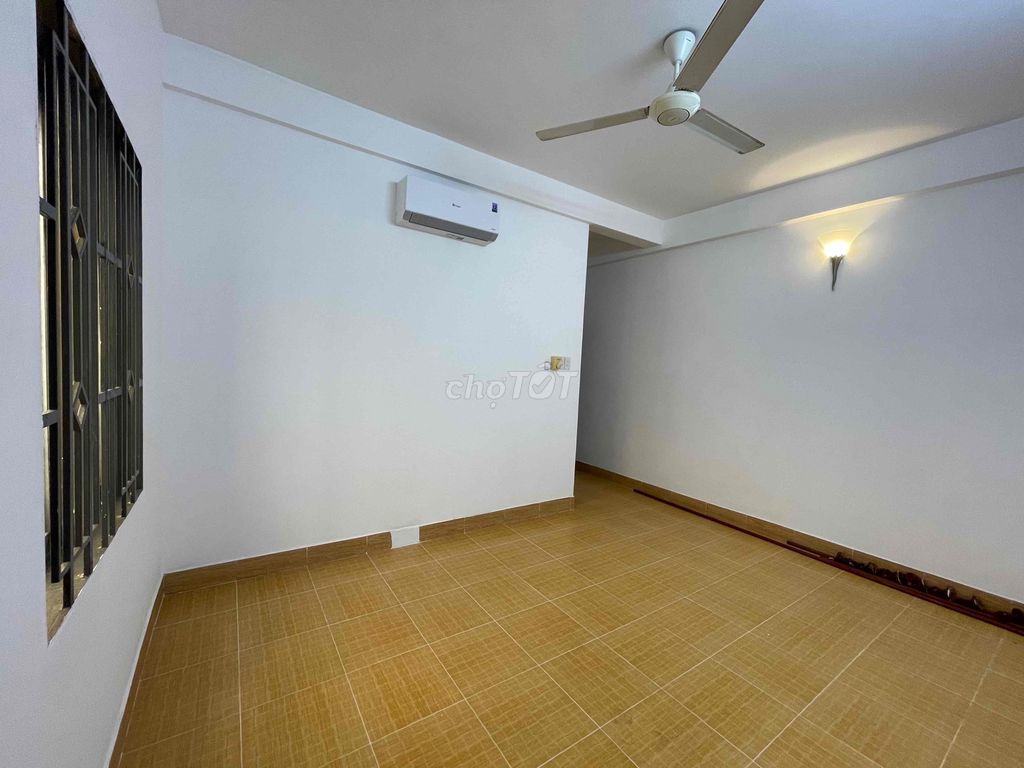 BÁN NHÀ MẶT TIỀN đừơng Đồng Nai , Q Tân Bình , Tp HCM