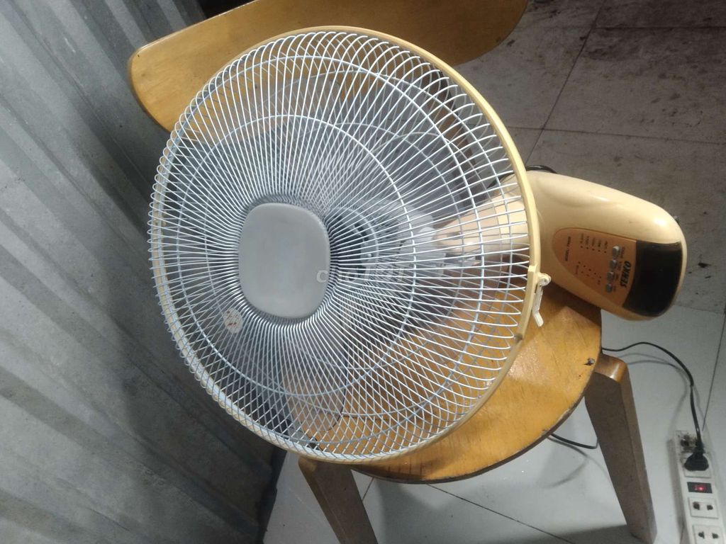 Quạt điện Semko treo tường có điều khiển từ xa. Mua bán Quạt tại Huyện Châu Thành Bến Tre được đăng bởi Nguyễn Hoàng Thái Tâm  hình 1