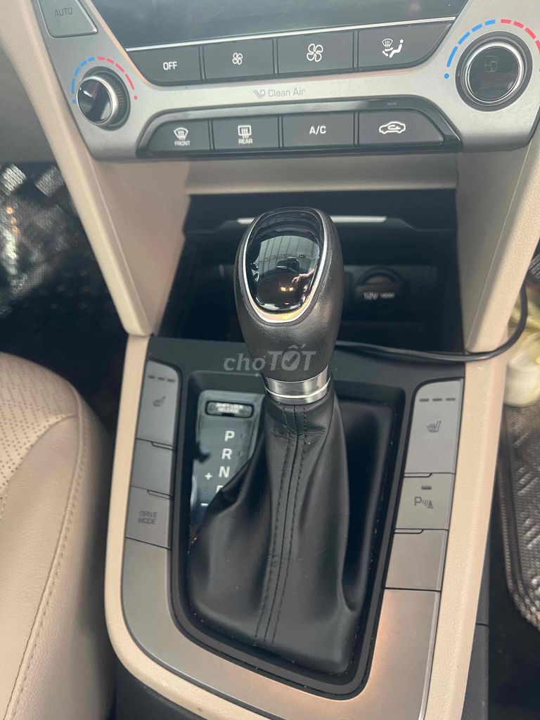 Hyundai Elantra 2018 2.0 AT - 50000 km. Mua bán Ô tô tại Huyện Krông Pắc Đắk Lắk được đăng bởi Minh Bảo hình 5