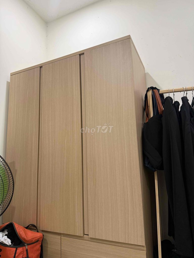 Tủ quần áo gỗ 1m8x1m2x55cm. Mua bán Tủ, kệ gia đình tại Quận 8 Tp Hồ Chí Minh được đăng bởi Thức Trương hình 1